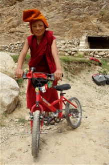 Le vélo de Titouan aux couleurs monastiques