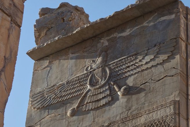 Oiseau Vareghna des zoroastriens représentant la Xvarnah, la gloire royale. Persépolis.